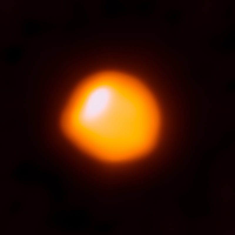 Betelgeuse observed in submillimeter wavelengths with ALMA